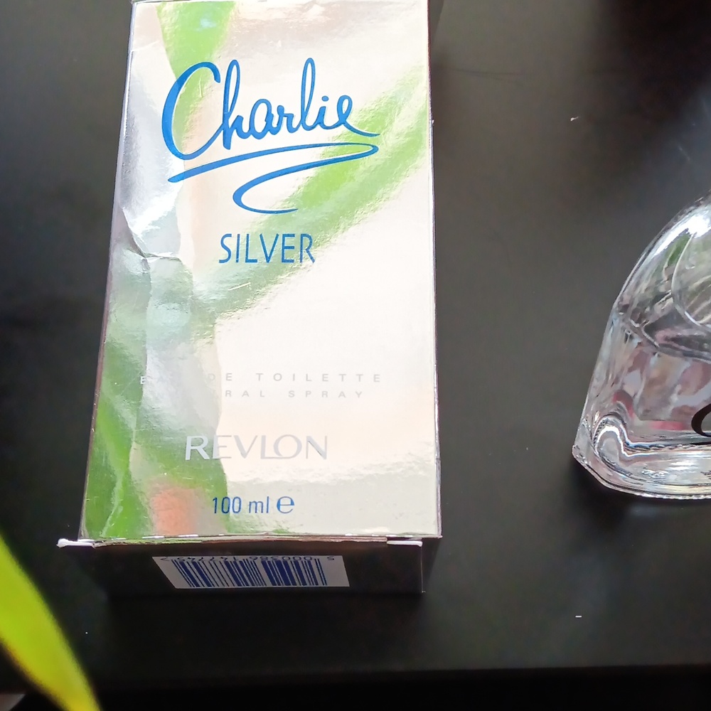 Perfum - Picture 2 of 2